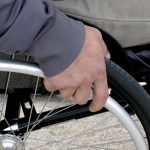 disabile sedia a rotelle carrozzina