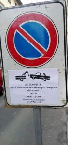 Via Sproni, ora si parcheggia su un solo lato