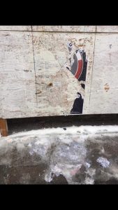 Massacrato di botte in via Garibaldi mentre riattaccava un manifesto elettorale staccato.