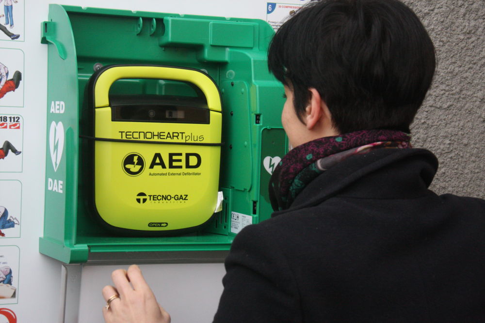 Come si usa un defibrillatore pubblico? Corso di formazione gratuito Livornopress notizie Come si usa un defibrillatore pubblico? Corso di formazione gratuito Livornopress notizie