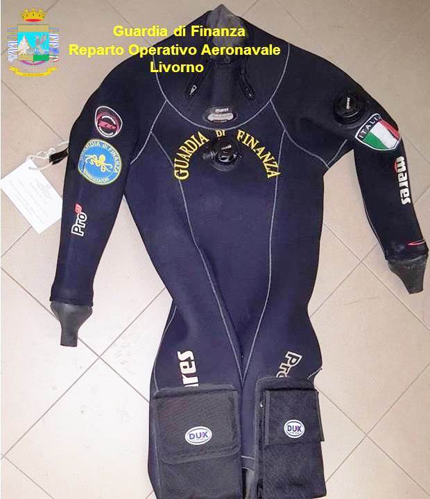 Gancio Per Muta Da Sub Lomo - In Plastica Resistente Per Appendere Mute A Secco Con Stivali - Foto 12