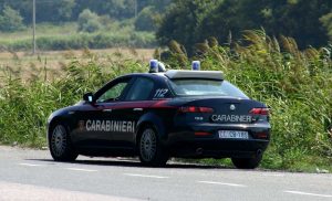 carabinieri 112 auto in via pian di rota