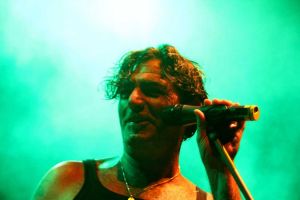 Bobo Rondelli sul palco di Onda su Onda Music Festival, ingresso gratuito