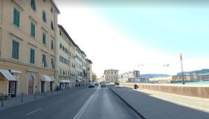 Scali Cialdini, Legambiente difende la ciclabile: “Troppe auto, non colpa delle bici”