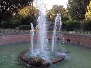 Parterre, parco Pertini - fontana