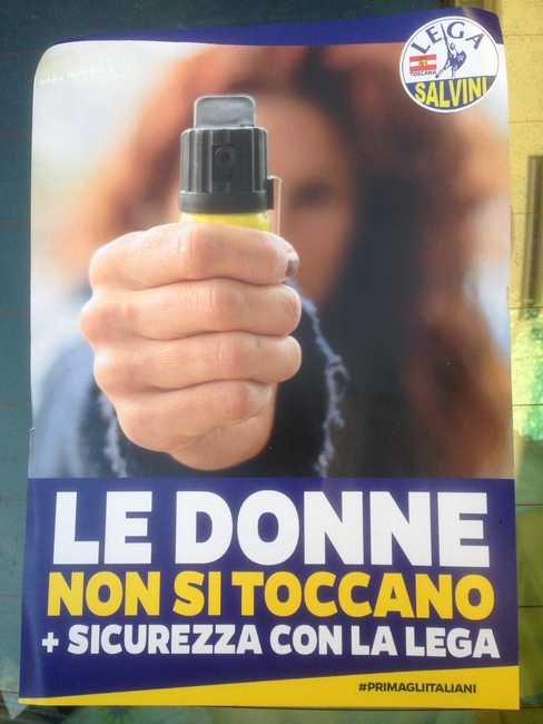 Spray urticante domani la la Lega lo distribuirà alle donne
