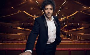 Questa sera al Goldoni Max Gazzè con Musicae Loci