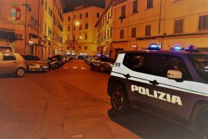 Polizia di stato e controlli del territorio, denunciati due ... Polizia di stranieri