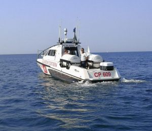 Tragedia all'Elba: 16enne si tuffa dalla barca, nuota e muore