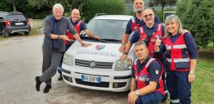 Richard Gere inaugura la macchina dell'associazione dei carabinieri sezione di Livorno