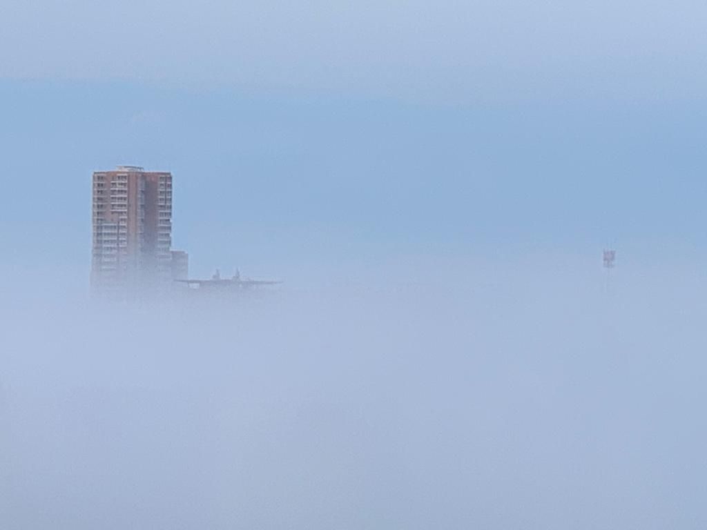 Livorno si risveglia nella nebbia
