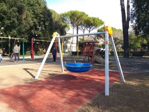 Altalena inclusiva Villa Fabbricotti