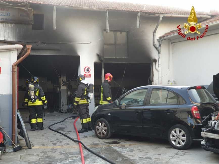 iincendio autocarrozzeria (2)