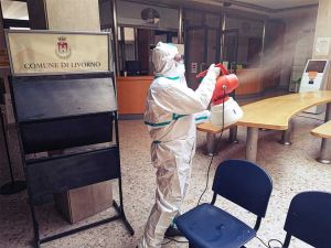 Aamps sanifica i locali comunali dove si è svolta la consegna dei buoni