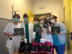 Torrefazione regala caffè ai sanitari dell'ospedale di Livorno (2)