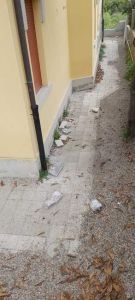 cornicione crollato scuola castelnuovo della misericordia