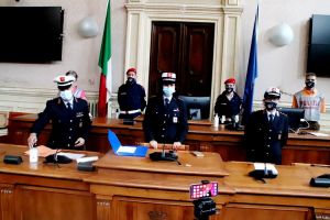 Prostituzione in città, 2 arresti e 3 immobili sequestrati. La conferenza della municipale