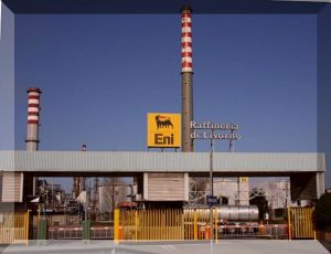 Raffineria Eni, Persico: "A fine 2022 chiusura della linea carburanti. Investimenti o futuro dello stabilimento a rischio"