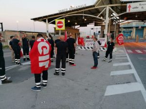 Porto i lavoratori della Fratelli Neri in presidio al varco Valessini (Foto)