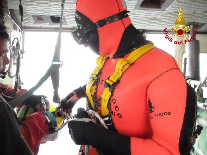 Sommozzatori con elicottero, potenziato il soccorso acquatico dei Vigili del Fuoco