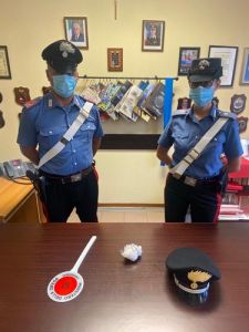 Sorpresi con la droga in auto, i carabinieri arrestano due albanesi