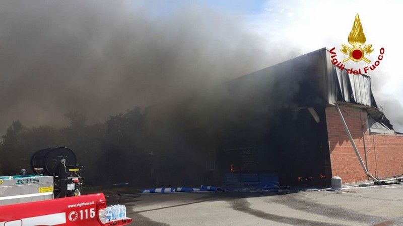 incendio magazzino a venturina (1)
