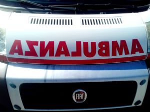 ambulanza, scritta, foto generica