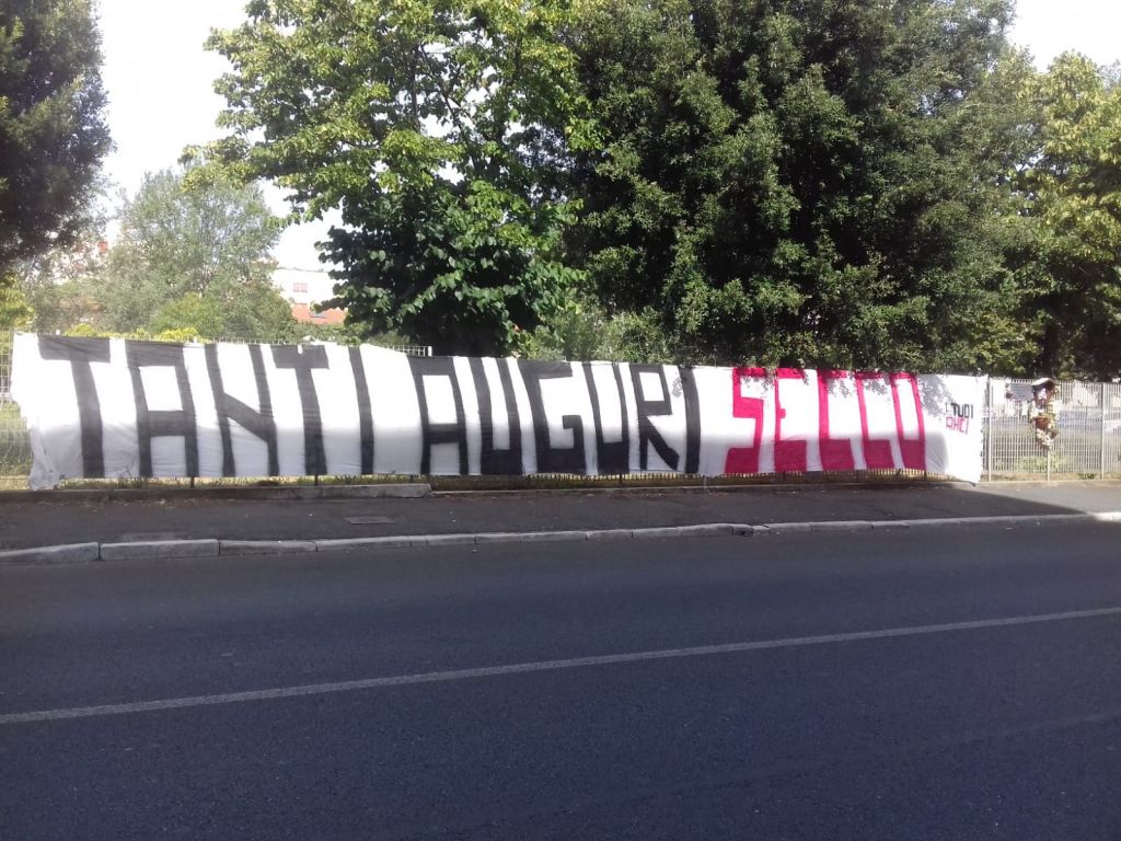 gli amici non dimenticano Andrea, tanti auguri secco (1)