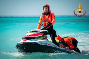 rosignano-vigili-del-fuoco-assistenza-soccorso-bagnanti-lillatro (1)