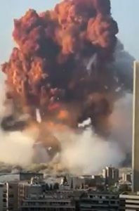 Estero, Libano - Esplosioni come da Atomica nella zona porto di Beirut