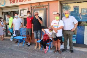 Panchine inclusive, continua l'installazione nel Comune di Rosignano (Foto)