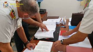 guardia di finanza, 117, documenti, fatture