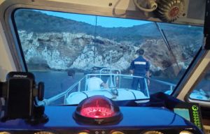 Barca a vela battente bandiera inglese si incaglia a Cerboli