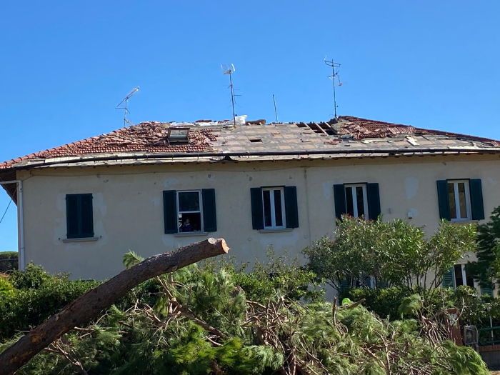 Rosignano, la drammatica situazione dopo la tromba d'aria