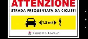 Paola Giannotti e i cartelli “salva ciclisti”. Oggi tappa livornese