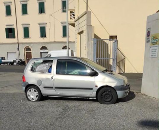 auto abbandonata (2)