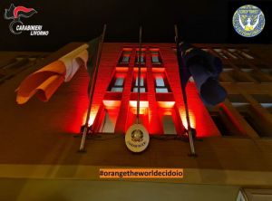 comando provinciale carabinieri sede illuminata di arancione