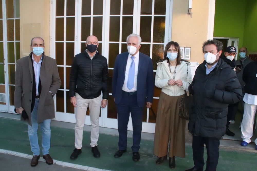 Vax Day, autorità, foto di gruppo