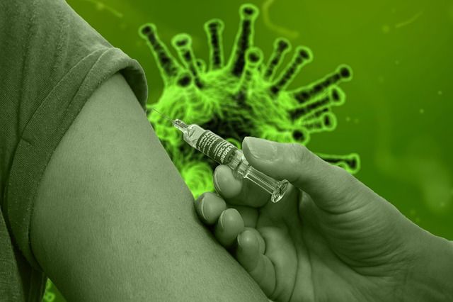 Vaccino Covid ultrafragili, Giani: "Dal 20 settembre terza dose per 50mila persone"