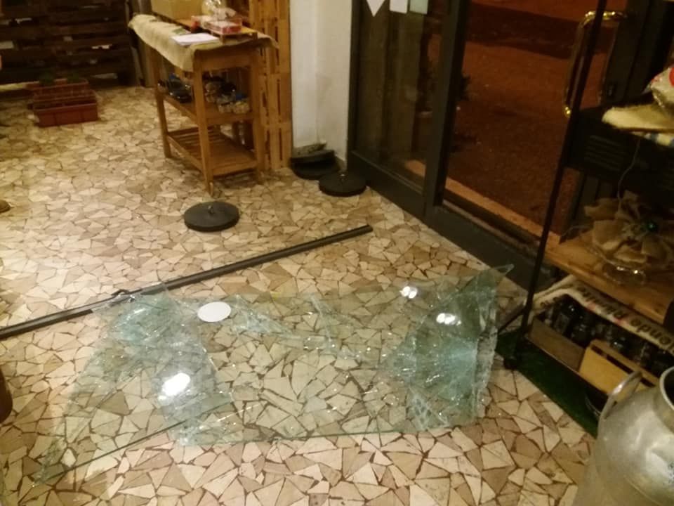 Furto di capodanno in pieno centro ai danni di un bar