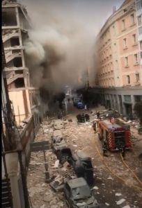 Mondo: Esplode palazzo nel cuore di Madrid, 3 morti