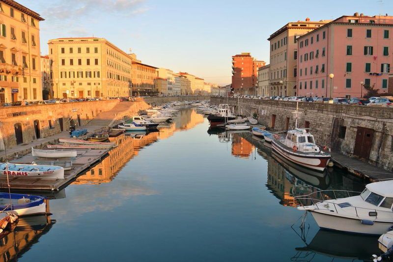 Urbanistica e mobilità Il sistema dei fossi, Il Porto Mediceo e la Bellana