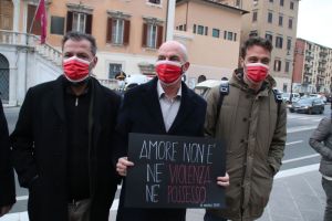 8 marzo: flash mob di Sindaco, Questore, Assessori e Consiglieri contro la violenza sulle donne