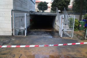 Tubo dell'acqua rotto, allagati garage in viale Mameli