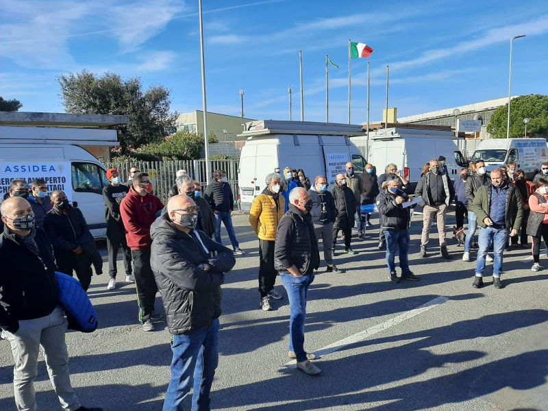 La Protesta Degli Ambulanti Al Mercatino Del Venerdì (3) - Livornopress