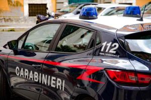 Inseguimento tra auto a Vicarello, carabinieri recuperano refurtiva