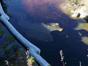 Perdita in tubo della raffineria Eni, sversamento di greggio nel fosso Capannone