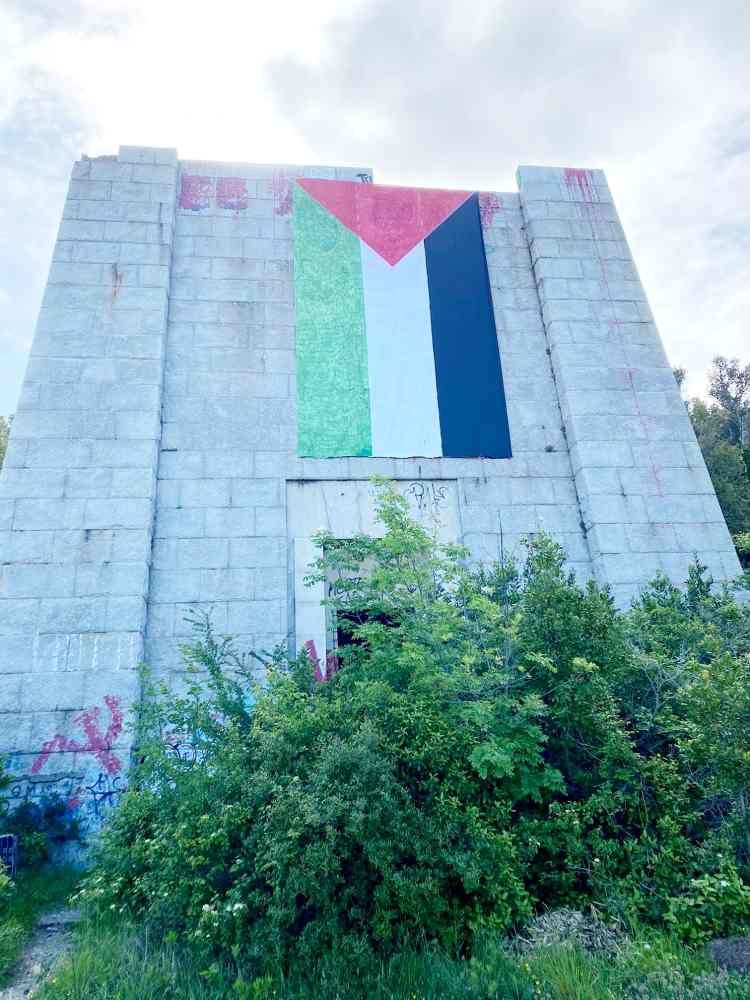 monumento a ciano bandiera della palestina