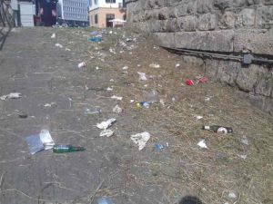 Taglio erba lungo i fossi,  da foresta a normalità. Questo è quello che c'era nascosto