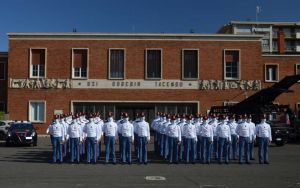61 futuri ufficiali dei carabinieri in visita a Livorno